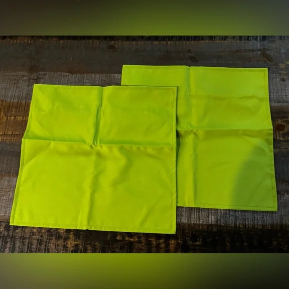 NWT Outdoor Waterproof Pillow Covers 16x16 Set of 2 Sunbrella Lime Green - Picture 5 of 6